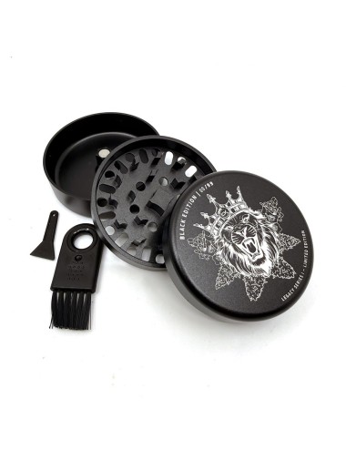 Premium Magnetic Grinder — Cannabis King — Collector Edition 2026 — Lion King — Noir — 62mm